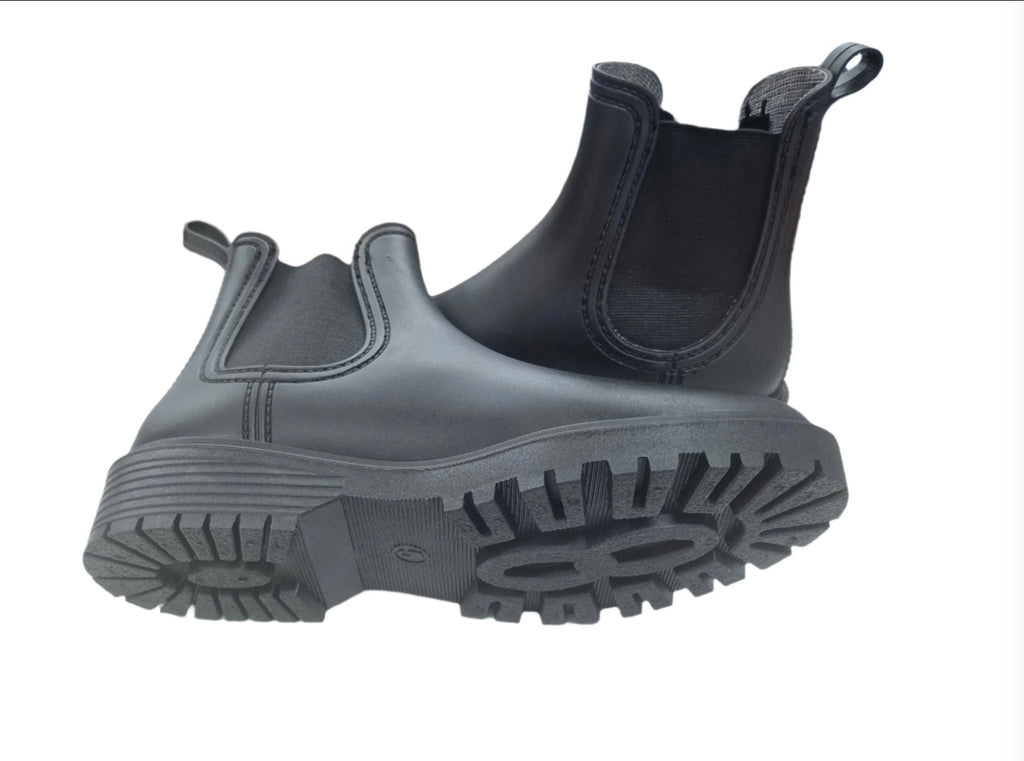 Solo black all-weather jodhpur boots showing the treaded sole